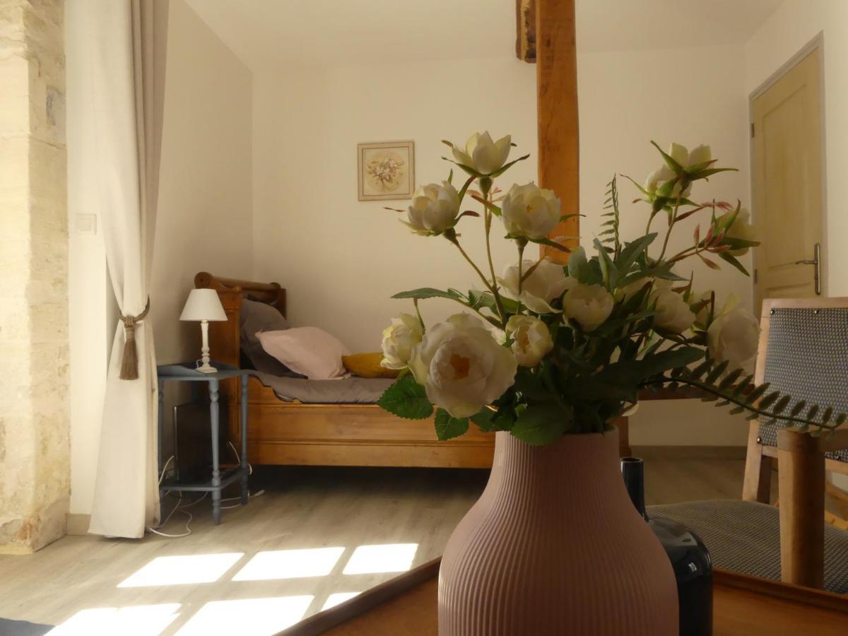 Bed and Breakfast Domaine De La Cour Vautier Mandeville-en-Bessin Экстерьер фото