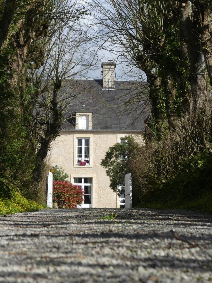 Bed and Breakfast Domaine De La Cour Vautier Mandeville-en-Bessin Экстерьер фото